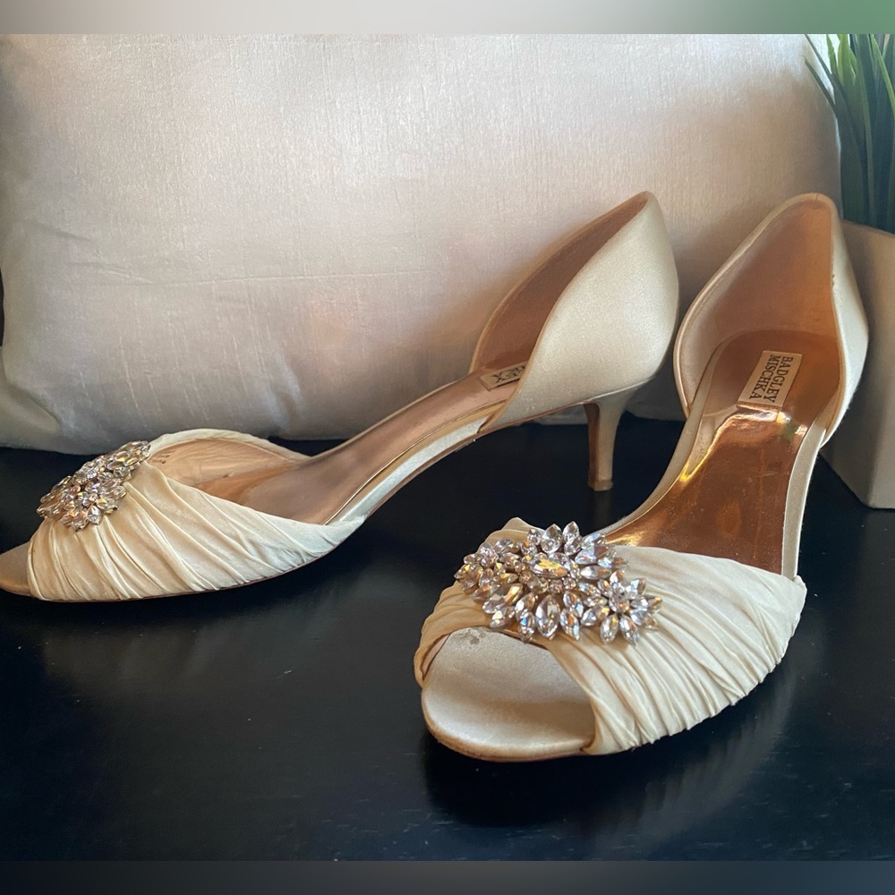 Badgley Mischka Nakita Cream Diamond Brooch Low Heel Bridal